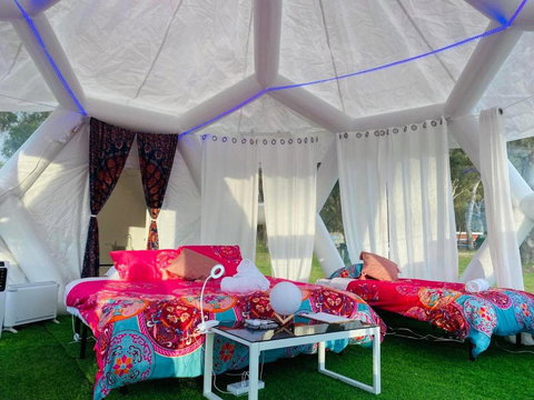 Taj Mahal Upgraded Hex Bubble - Accommodation Ballina 1