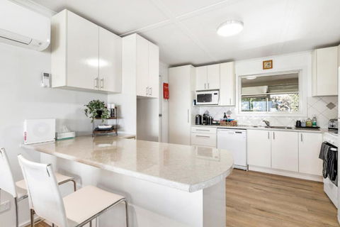 The Blue House On Lake Albert - Accommodation Ballina 2