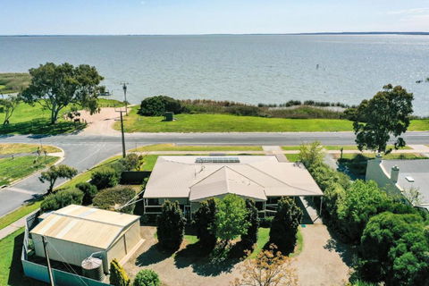 The Blue House On Lake Albert - Accommodation Ballina 1