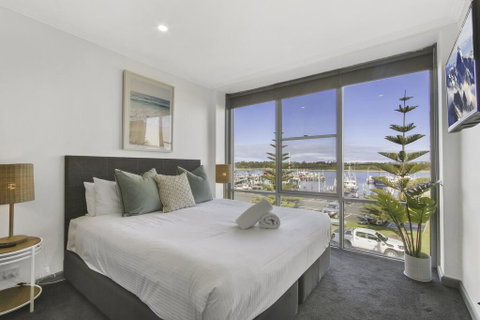 Bellevue On The Lakes - Accommodation Ballina 2