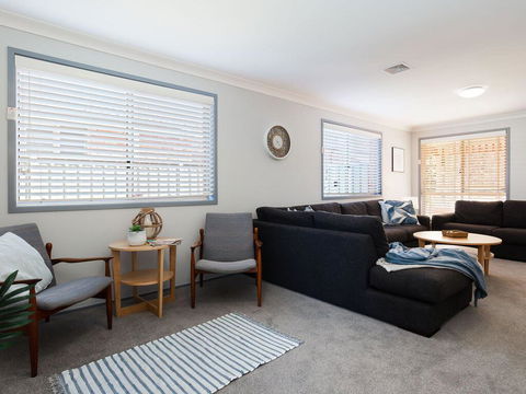 Blue Bay, 83a Rocky Point Road - Foxtel & Air Conditioning Downstairs - Accommodation Ballina 1