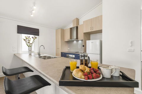 Blue Rosella On Piper - Accommodation Ballina 3