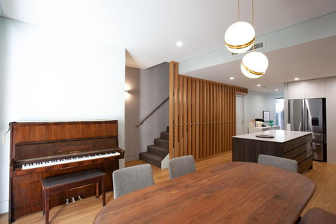 The Modern Marvel, Turramurra - Accommodation Ballina 2