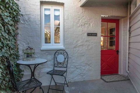 Warm, Inviting & Luxurious The Barn - Accommodation Ballina 0