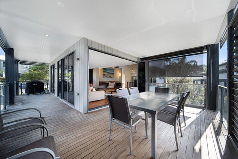 Warragi 5 By Discover Stradbroke - Pool - Accommodation Ballina 2