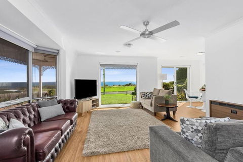 WATERFRONT - BAY VIEWS - Edgewater Springs - Accommodation Ballina 0