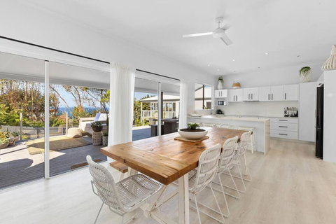 WHITE BEACH HOUSE High On Belmore, PETS Welcome - Accommodation Ballina 0
