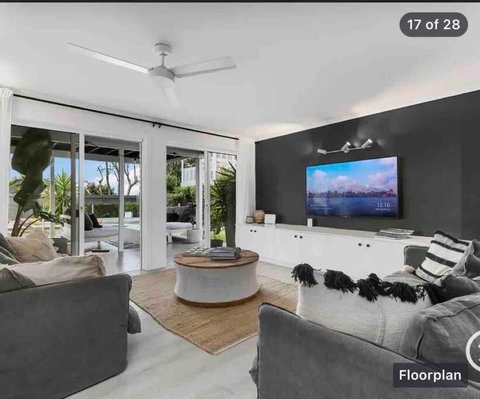 WHITE BEACH HOUSE High On Belmore, PETS Welcome - Accommodation Ballina 2