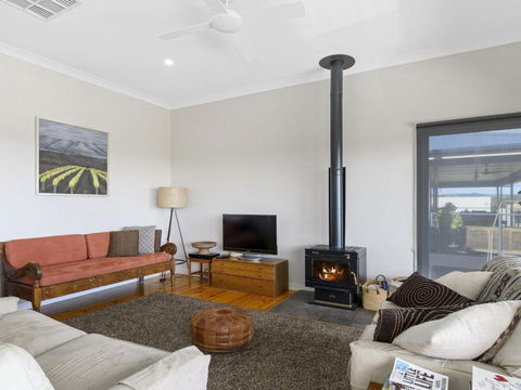 Yellow Door On Stacey 17 Stacey Drive - Accommodation Ballina 3