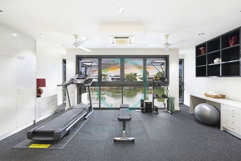 ZenLux: 4BR Bayview Mansion Infinity Pool + Cinema - Accommodation Ballina 2