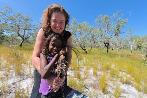 Gay-Wu Woman's 5 Day Yolngu Homeland Tour - Accommodation Ballina 1