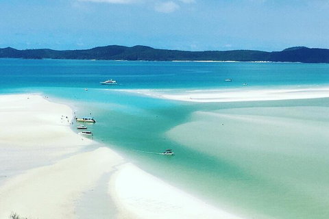 2-Night Whitsundays Sailing Cruise Incl. Whitehaven Beach & Great Barrier Reef - Accommodation Ballina 5