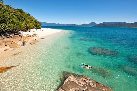 Fitzroy Island Catamaran Transfers From Cairns - Accommodation Ballina 4