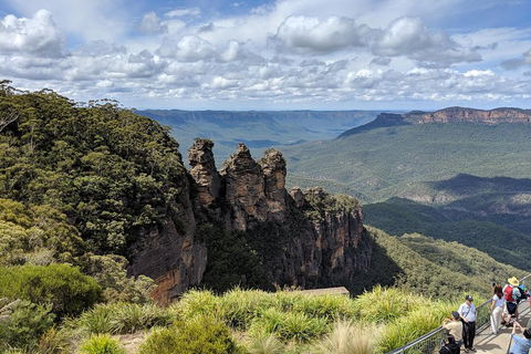 Blue Mountains Private Tour - Wild Kangaroos, Waterfalls And The Three Sisters - Accommodation Ballina 0